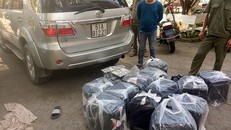 Chiếc xe tang vật được các đối tượng dùng để vận chuyển thuốc lá lậu. Ảnh: Zing