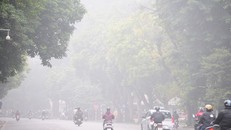 Miền Bắc chìm trong sương mù vào sáng sớm, Tây nguyên và Nam Bộ có mưa rào