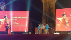 Các cầu thủ U23 Việt Nam được vinh danh tại Quảng trường Hồ Chí Minh, Nghệ An. Ảnh: Zing