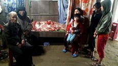 Hoàn cảnh gia đình hai nạn nhân rất khó khăn. Ảnh: Dân trí