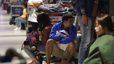 Các cửa ngõ ra vào Hà Nội và TP HCM 'thất thủ'