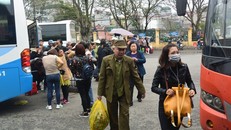 Nhiều hành khách có mặt tại Hà Nội từ hôm Mùng 4 Tết (19/1). Ảnh: VOV