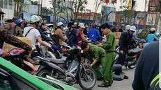 Lực lượng công an trấn áp đối tượng. Ảnh: Zing