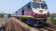 Lật tàu SE8, 10 hành khách may mắn không bị thương