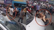 Hình ảnh cắt ra từ clip vụ việc. Ảnh: Hà Nội Mới