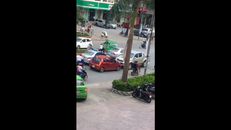 Hình ảnh cắt ra từ clip vụ việc. 