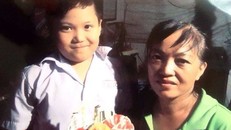 Hình ảnh hai mẹ con chị Nhàn. Ảnh: CA TP.HCM