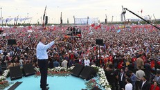 Tổng thống Erdogan: 'Hãy cho phương Tây một bài học'
