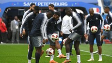 'Tuyển Pháp hiện tại là sự kết hợp giữa kinh nghiệm và sức trẻ'