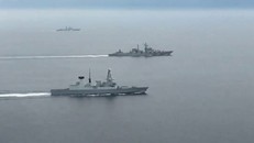 Tàu chiến Anh và Nga rượt đuổi trên bờ biển Địa Trung Hải