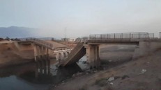 Chiến sự Syria: Phiến quân kích nổ 2 cây cầu chặn đường tiến của quân chính phủ tại Hama