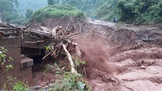 Hoàn lưu bão Mangkhut gây mưa lũ cho các tỉnh Bắc Bộ và Bắc Trung Bộ