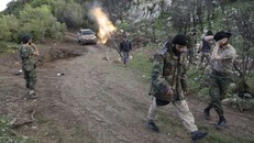 Chiến sự Syria: Bị phiến quân đột kích, quân chính phủ dội 'mưa tên lửa' đáp trả tại Latakia