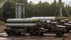 Nga thuê tàu vận chuyển hệ thống tên lửa S-300 sang Syria 