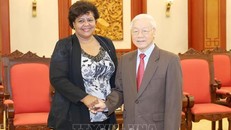 Tổng Bí thư Nguyễn Phú Trọng tiếp đồng chí Olga Lidia Tapia Iglesia. Ảnh TTXVN