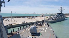 Tàu khu trục của Mỹ cập cảng Israel sau 20 năm