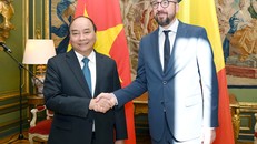 Thủ tướng Nguyễn Xuân Phúc hội đàm với Thủ tướng Bỉ Charles Michel. Ảnh: VGP