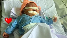 Bé sơ sinh gãy tay, nguy kịch vì bác sĩ đỡ đẻ sai cách
