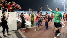 Thủ môn Văn Lâm: 'Đội tuyển không mở tiệc sau khi giành quyền vào chung kết'