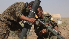 Chiến sự Syria: IS vật lộn bám trụ sau các đợt tấn công của phiến quân SDF
