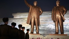 Chủ tịch Kim Jong-un đến viếng lăng mộ cố Chủ tịch Kim Jong-il