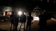 Hiện trường vụ nổ bom. Ảnh: Reuters