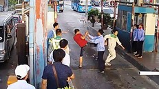 Tài xế gây sự phản đối trạm thu phí BOT Tân Đệ hồi tháng 5/2018.