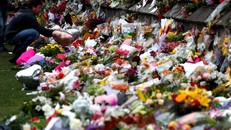 Khu tưởng niệm các nạn nhân thiệt mạng sau vụ khủng bố. Ảnh: Reuters 