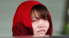 Đoàn Thị Hương ra tòa đối chất về vụ án sát hại công dân Triều Tiên