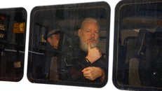 Nhà sáng lập WikiLeaks đối diện với mức án nào nếu bị dẫn độ sang Mỹ?
