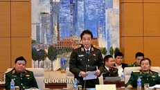 Miễn nhiệm chức Phó chủ nhiệm Uỷ ban Quốc phòng và An Ninh, ĐBQH khoá 14 với ông Lê Đình Nhường. Ảnh: QH