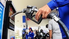 Giá xăng, dầu tiếp tục tăng từ 15h chiều nay