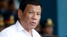 Tổng thống Philippines tuyên chiến với Canada vì rác thải