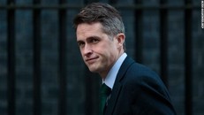 Cựu Bộ trưởng Quốc phòng Anh phủ nhận làm rò rỉ tin tức về Huawei 