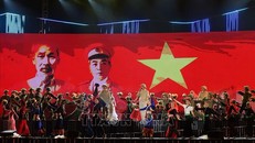 Kỷ niệm 65 năm Chiến thắng Điện Biên Phủ: Chương trình nghệ thuật 'Điện Biên - Điểm hẹn hòa bình'