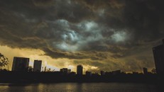 Thời tiết ngày 13/5: Bắc Bộ hửng nắng, Trung Bộ mưa dông cuối ngày 