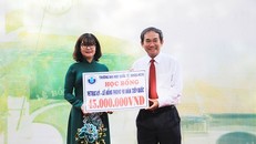 Bà Nguyễn Thị Yến Trinh - Hiệu trưởng trường chuyên Lê Hồng Phong. (Ảnh: Trường chuyên Lê Hồng Phong)