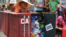 Philippines tiếp tục gây áp lực buộc Canada nhận lại hàng tấn rác thải