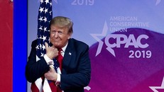 Tổng thống Trump đạt mức tín nhiệm cao nhất trong hai năm