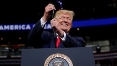 Tổng thống Trump muốn gặp Chủ tịch Kim tại khu DMZ