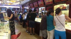 Giá vàng ngày 14/8: Thị trường chao đảo sau quyết định của Tổng thống Trump