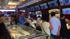 Giá vàng ngày 26/9: Nhà đầu tư chốt lời, vàng lao dốc