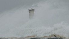 Siêu bão Hagibis quét qua Nhật Bản khiến ít nhất 2 người thiệt mạng