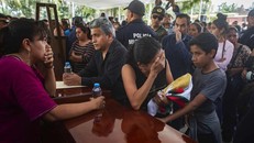 Vụ phục kích 13 cảnh sát Mexico: 'Họ đã bị đẩy tới một lò mổ'