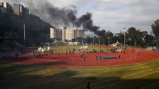 Lo sợ bạo loạn, cảnh sát Hong Kong sơ tán sinh viên Trung Quốc