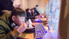 Trung Quốc cấm các quán internet mở cửa cho học sinh vào kỳ nghỉ lễ