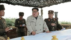 Chủ tịch Triều Tiên thị sát tập trận trên đảo tiền tiêu