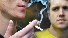 Mỹ nâng tuổi hút thuốc lá lên 21