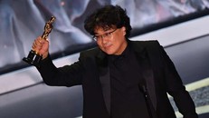 Đạo diễn Bong Joon-ho đoạt tượng vàng Oscar