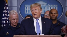 Trump kêu gọi người dân không tích trữ hàng hóa